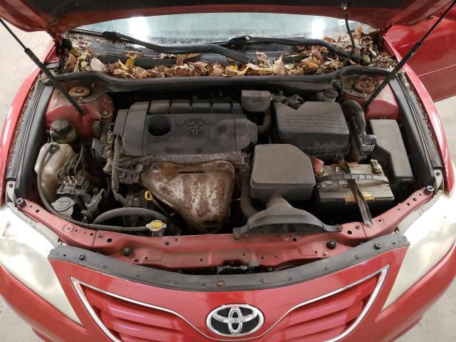 4T1BF3EK8BU177566 - 2011 TOYOTA CAMRY BASE RED photo 11