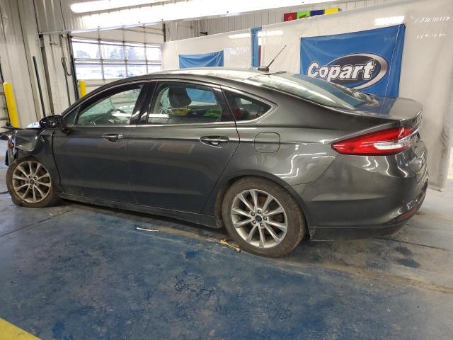 3FA6P0HD8HR170668 - 2017 FORD FUSION SE GRAY photo 2