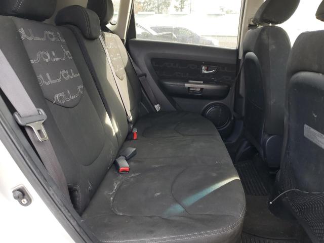 KNDJT2A62C7444261 - 2012 KIA SOUL + SILVER photo 11