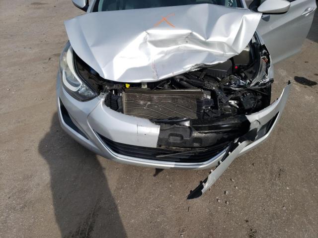 5NPDH4AEXGH695452 - 2016 HYUNDAI ELANTRA SE SILVER photo 11