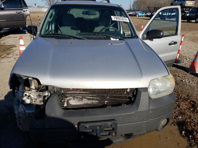 1FMYU93105KE31848 - 2005 FORD ESCAPE XLT SILVER photo 11