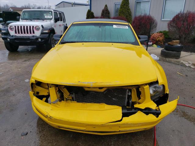 1ZVFT84N755220622 - 2005 FORD MUSTANG YELLOW photo 5