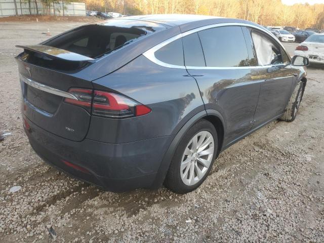 5YJXCBE21JF142629 - 2018 TESLA MODEL X GRAY photo 3