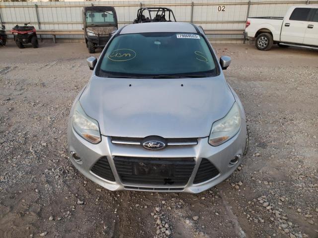 1FADP3F26DL247668 - 2013 FORD FOCUS SE SILVER photo 5