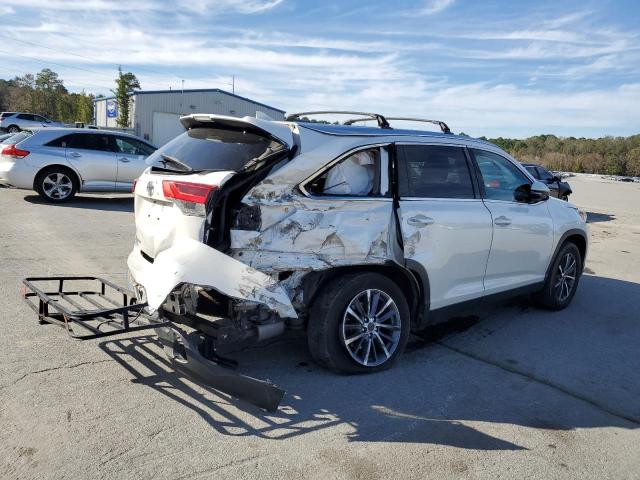 5TDKZRFH4KS563181 - 2019 TOYOTA HIGHLANDER SE WHITE photo 3