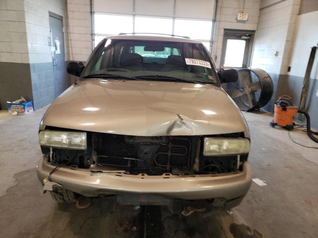 1GNDT13X74K165472 - 2004 CHEVROLET BLAZER BEIGE photo 5