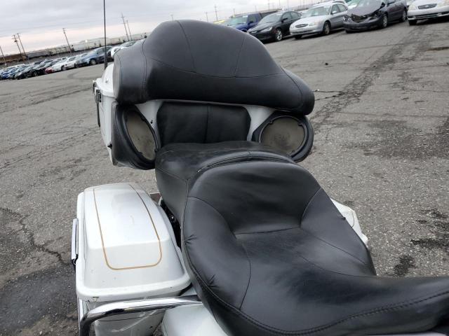 1HD1FC4177Y625402 - 2007 HARLEY-DAVIDSON FLHTCUI 白色 照片 6