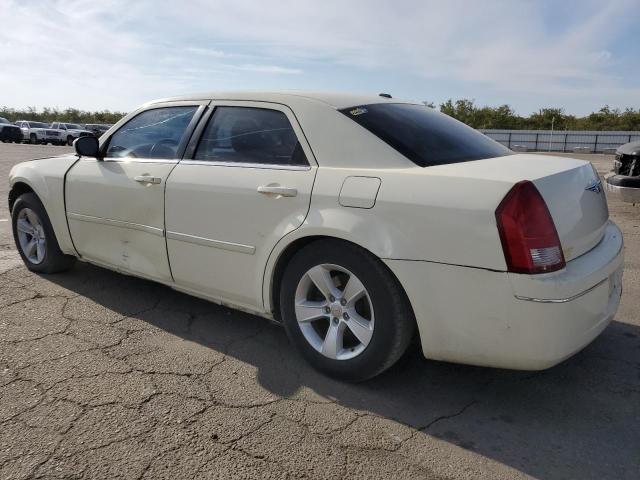 2C3KA53G17H667973 - 2007 CHRYSLER 300 TOURING WHITE photo 2