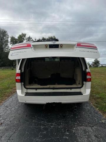 5LMFU28597LJ24120 - 2007 LINCOLN NAVIGATOR WHITE photo 9