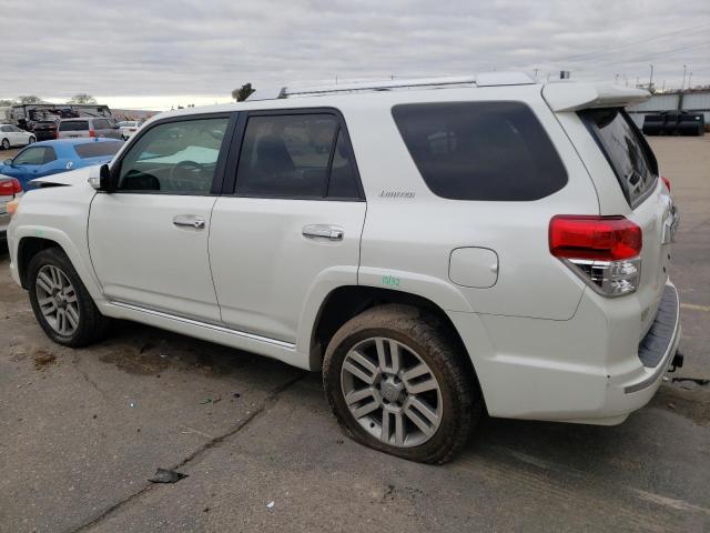 JTEBU5JR6B5057439 - 2011 TOYOTA 4RUNNER SR5 WHITE photo 2