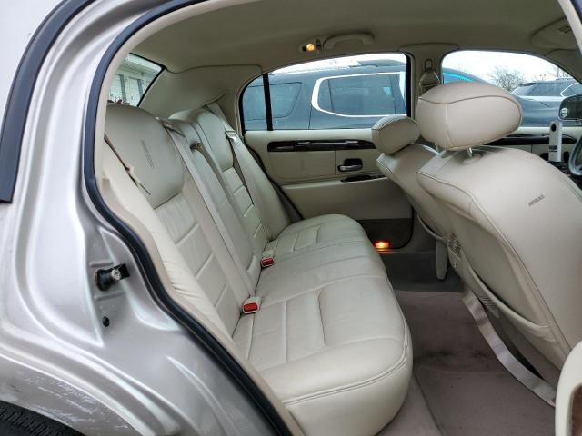 1LNHM81WXXY687763 - 1999 LINCOLN TOWN CAR EXECUTIVE TAN photo 10