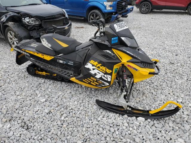 2BPSMXBAXBV000258 - 2011 SKI DOO RENEGADE GOLD photo 1