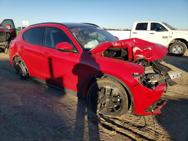 ZASPAKBN6K7C31034 - 2019 ALFA ROMEO STELVIO TI RED photo 4