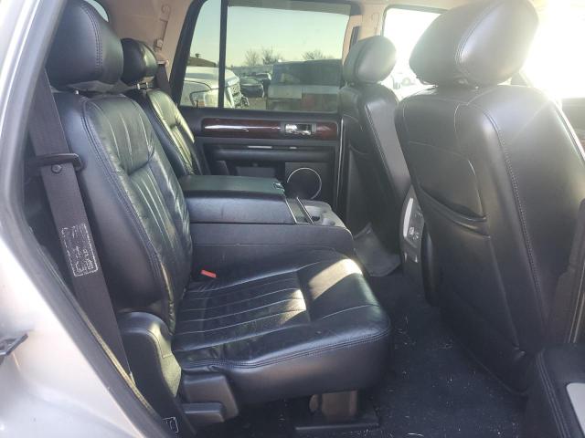 5LMFU27R83LJ00809 - 2003 LINCOLN NAVIGATOR 银色 照片 10