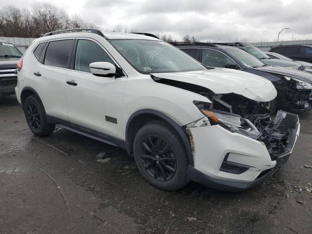 5N1AT2MVXHC759810 - 2017 NISSAN ROGUE SV WHITE photo 4