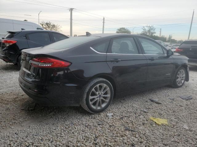 3FA6P0LU9KR104872 - 2019 FORD FUSION SE BLACK photo 3