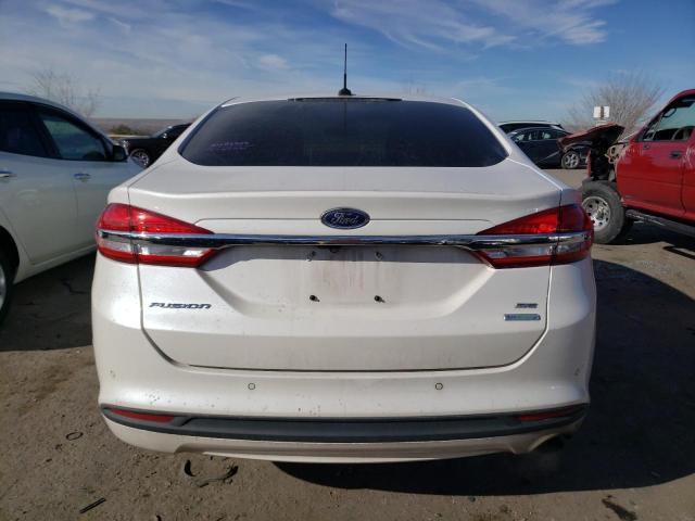 3FA6P0HDXHR190274 - 2017 FORD FUSION SE WHITE photo 6