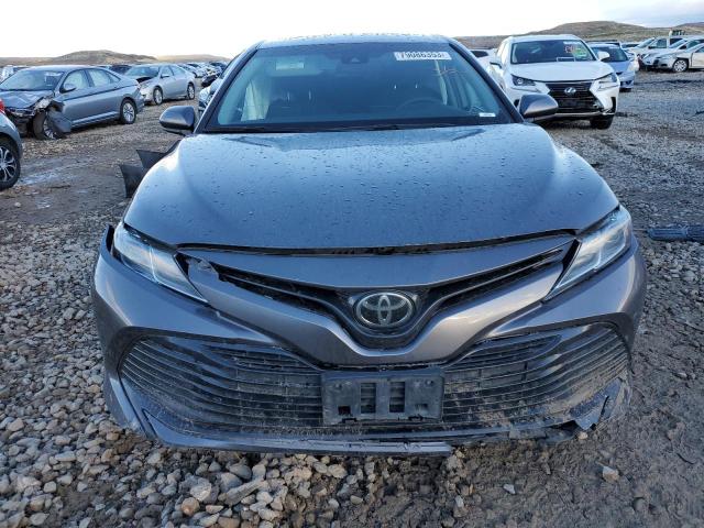 4T1B11HK4JU056644 - 2018 TOYOTA CAMRY L GRAY photo 5