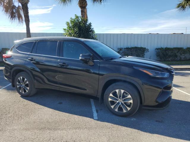 5TDHZRBH5NS570578 - 2022 TOYOTA HIGHLANDER XLE BLACK photo 4