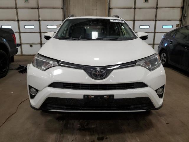 JTMRFREV9JJ736560 - 2018 TOYOTA RAV4 ADVENTURE WHITE photo 5