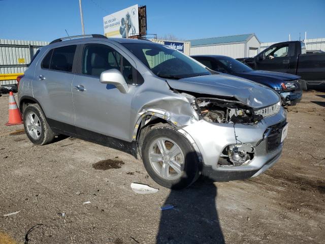 KL7CJLSB1HB196540 - 2017 CHEVROLET TRAX 1LT SILVER photo 4