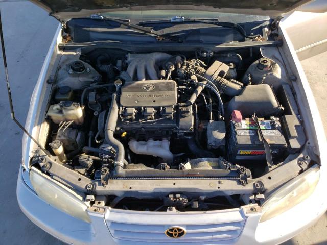 4T1BF28K9WU073616 - 1998 TOYOTA CAMRY CE TAN photo 11