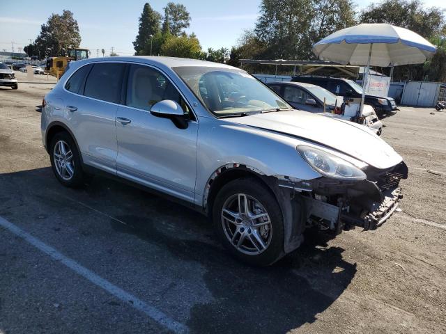 WP1AB2A20DLA83006 - 2013 PORSCHE CAYENNE S SILVER photo 4