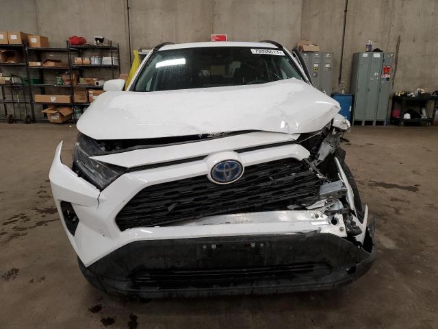 4T3RWRFV4MU047420 - 2021 TOYOTA RAV4 XLE WHITE photo 5