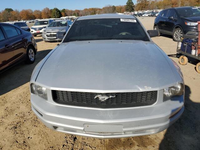 1ZVFT80NX55190912 - 2005 FORD MUSTANG SILVER photo 5