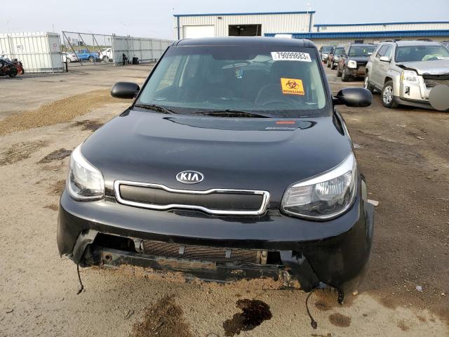 KNDJN2A28F7144736 - 2015 KIA SOUL BLACK photo 5