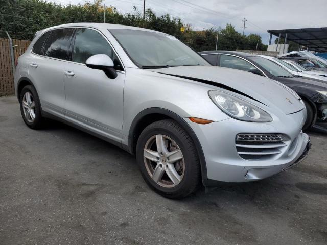 WP1AA2A22DLA02896 - 2013 PORSCHE CAYENNE SILVER photo 4