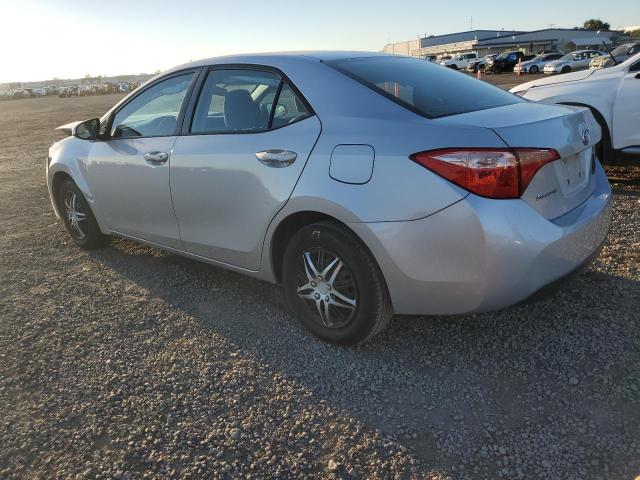 5YFBURHE9HP610207 - 2017 TOYOTA COROLLA L SILVER photo 2