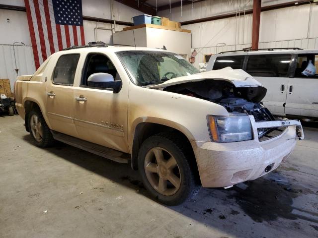 3GNTKGE77DG240449 - 2013 CHEVROLET AVALANCHE LTZ CREAM photo 4