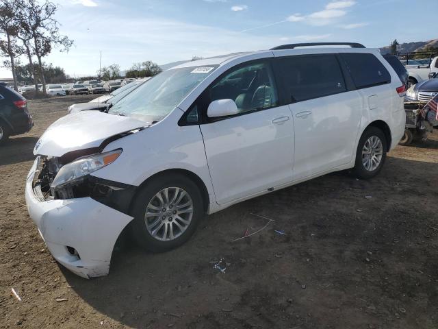 2014 TOYOTA SIENNA XLE, 