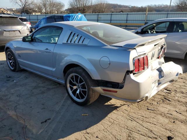 1ZVFT82H775304987 - 2007 FORD MUSTANG GT SILVER photo 2