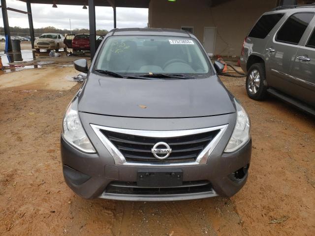 3N1CN7AP7HL839776 - 2017 NISSAN VERSA S GRAY photo 5