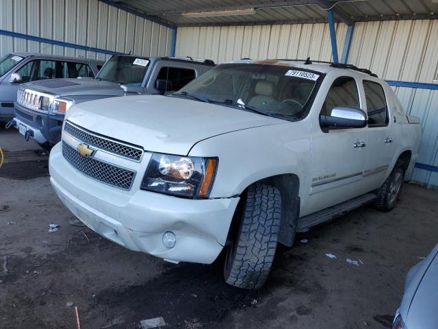 3GNTKGE70DG318683 - 2013 CHEVROLET AVALANCHE LTZ WHITE photo 1