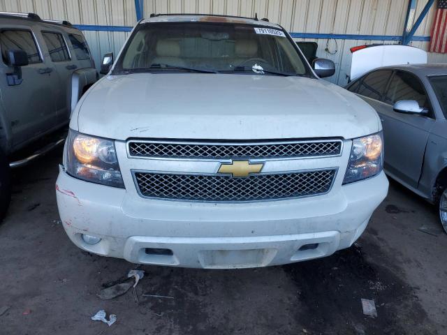 3GNTKGE70DG318683 - 2013 CHEVROLET AVALANCHE LTZ WHITE photo 5