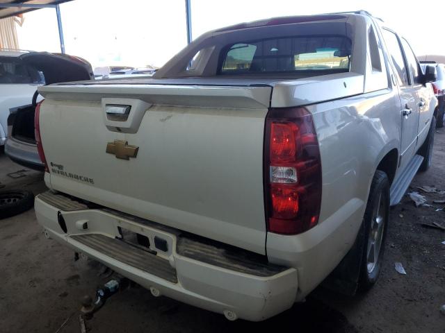 3GNTKGE70DG318683 - 2013 CHEVROLET AVALANCHE LTZ WHITE photo 6