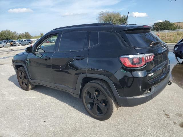 3C4NJCBB1JT501941 - 2018 JEEP COMPASS LATITUDE BLACK photo 2