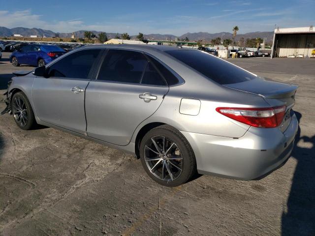 4T1BF1FK0FU005864 - 2015 TOYOTA CAMRY LE SILVER photo 2