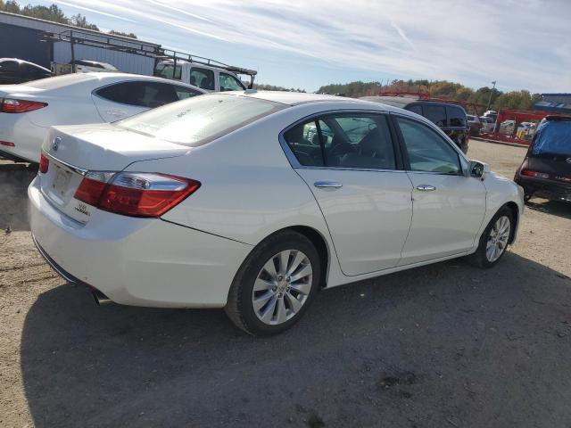 1HGCR3F96DA022239 - 2013 HONDA ACCORD TOURING WHITE photo 3