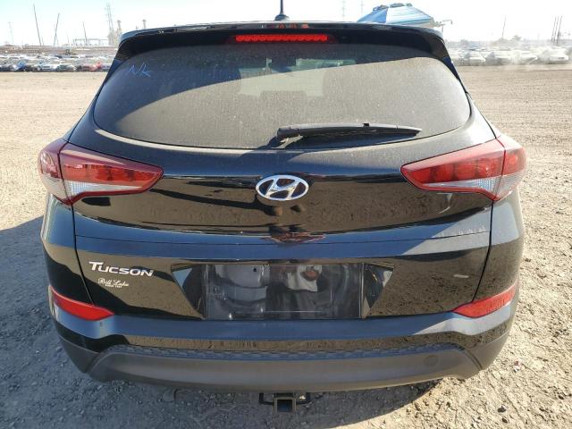 KM8J23A47HU459074 - 2017 HYUNDAI TUCSON SE BLACK photo 6