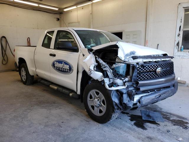 5TFUW5F15JX767557 - 2018 TOYOTA TUNDRA DOUBLE CAB SR/SR5 WHITE photo 4