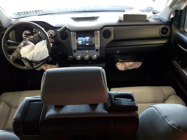 5TFUW5F15JX767557 - 2018 TOYOTA TUNDRA DOUBLE CAB SR/SR5 WHITE photo 8