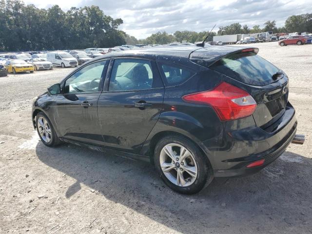 1FAHP3K27CL287568 - 2012 FORD FOCUS SE BLACK photo 2