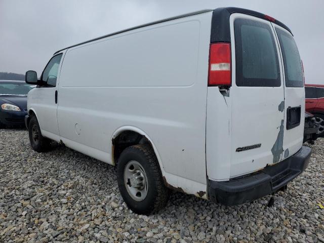 1GCHG35U271127297 - 2007 CHEVROLET EXPRESS G3 WHITE photo 2