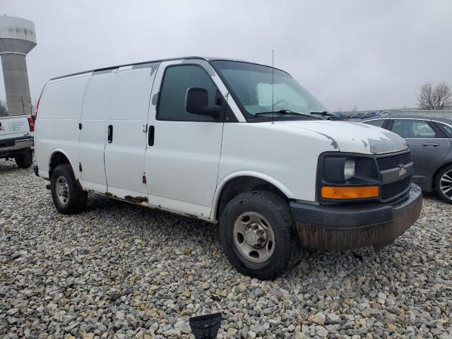 1GCHG35U271127297 - 2007 CHEVROLET EXPRESS G3 WHITE photo 4