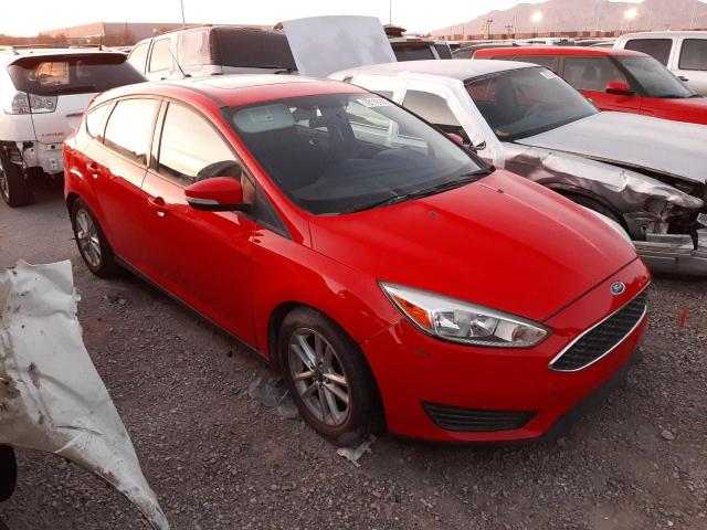 1FADP3K23GL263997 - 2016 FORD FOCUS SE RED photo 4