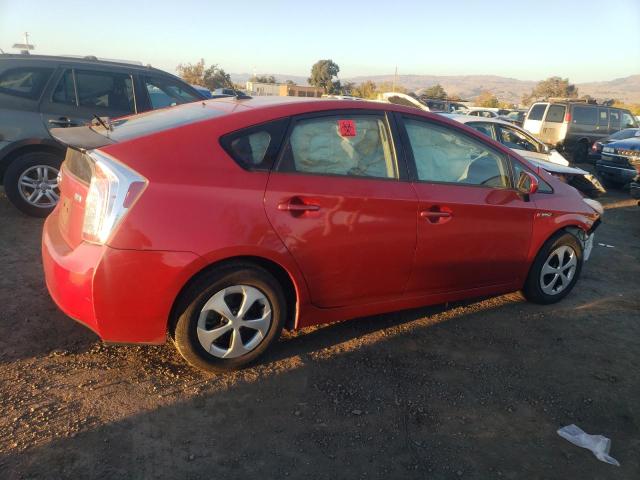 JTDKN3DU6D0352403 - 2013 TOYOTA PRIUS RED photo 3